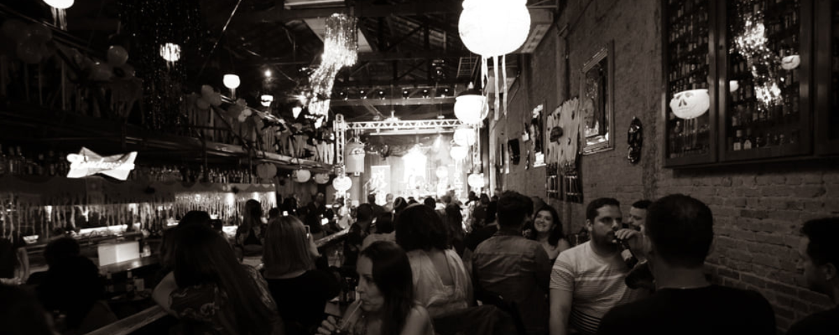 Ambiente interno do Morrison Rock Bar, que terá programação especial no Dia Mundial do Rock.