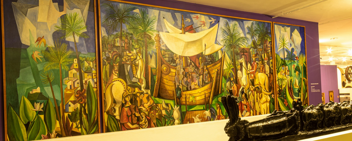 Painel em destaque em espaço interno do Museu Afro Brasil, em São Paulo. 