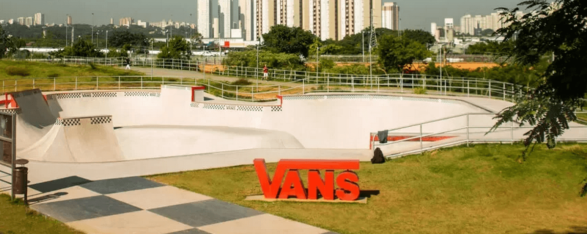 Imagem da Vans Skatepark, uma das melhores pistas de skate de São Paulo.