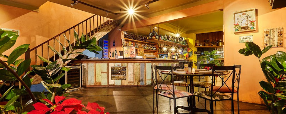 Foto do espaço de um restaurante argentino