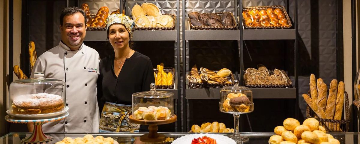 Na Vis Savour boulangerie em SP, você vai encontrar baguetes feitas com farinha francesa e fermentação natural. 