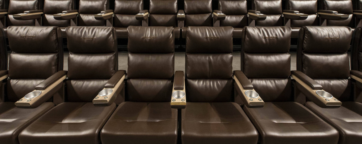 Uma outra opção de cinema em SP, o Cinesystem é para aqueles que valorizam o conforto, mas não desejam necessariamente investir em uma sala VIP. Embora o cinema tenha salas VIP, todas as outras salas, consideradas convencionais, são equipadas com poltronas "premium". 