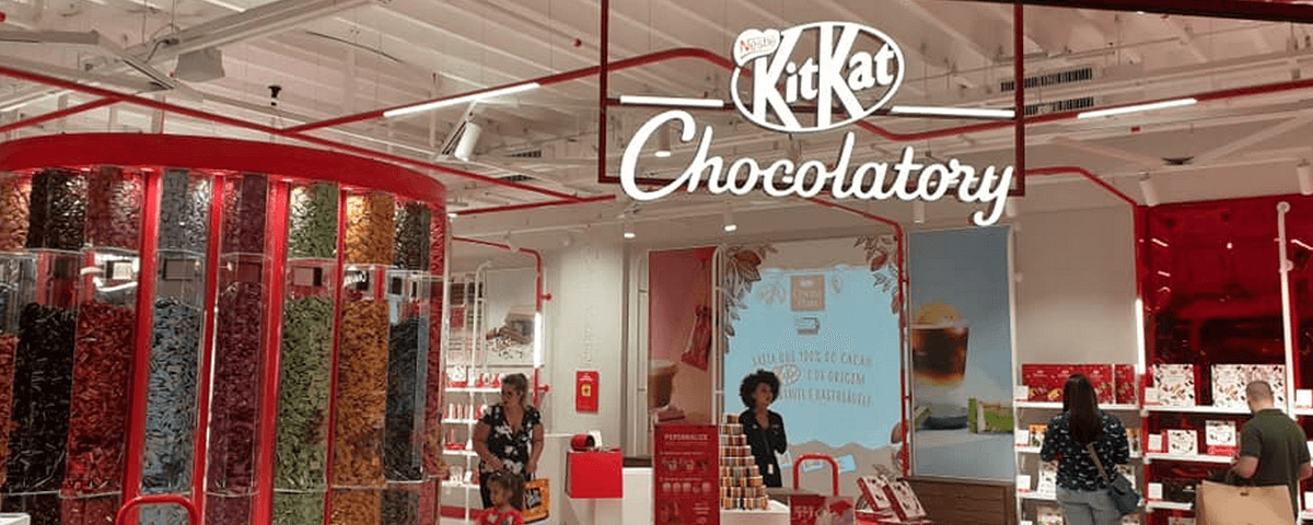 A loja da KitKat é o lugar perfeito para passar o Dia Mundial do Chocolate. Por lá você encontra diversos sabores, como pistache, avelã e até abacaxi! 