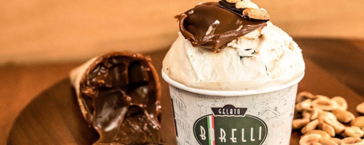 No Dia do Sorvete, a Borelli também é uma ótima opção! Uma casquinha com creme de avelã na parte de dentro e o sorvete de creme com creme de avelã por cima, com certeza vão te surpreender. 