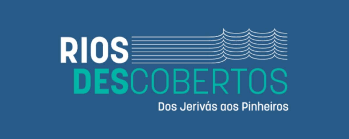 Banner da exposição "Rios Descobertos" nas cores azul e branco. Este é mais um dos eventos de outubro. 