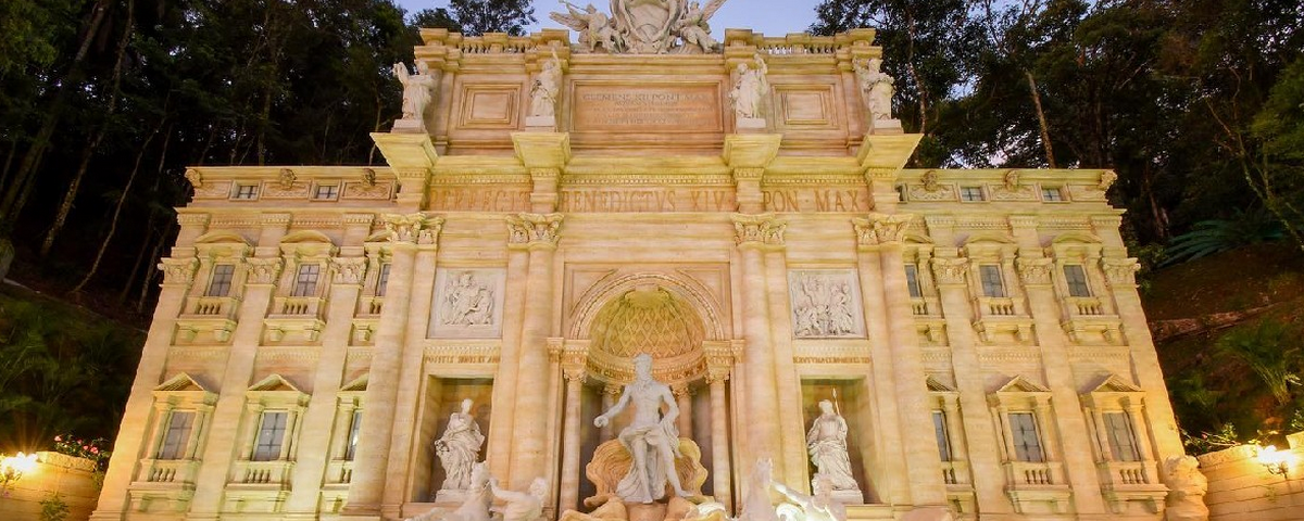 Réplica da Fontana Di Trevi Italiana na cidade de Serra Negra SP. 