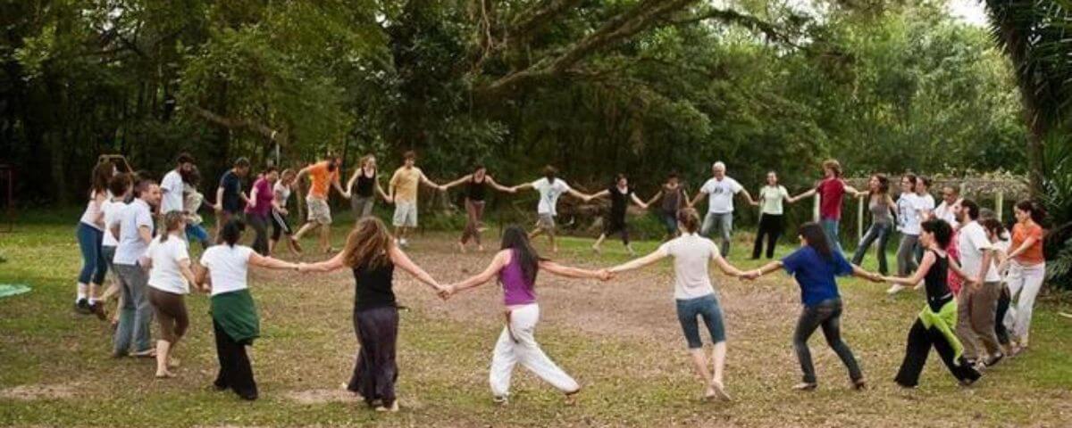 Dança Circular é uma das aulas de dança em SP