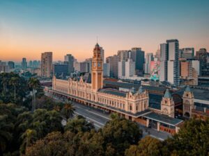 100 LOCAIS IMPERDÍVEIS EM SP